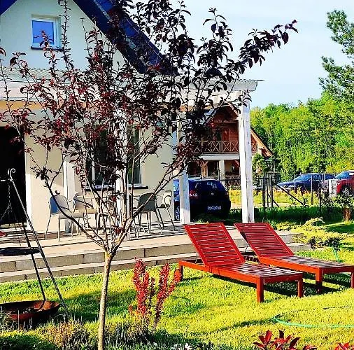 Na Ustroniu 山林小屋 萨希诺